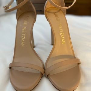 Like new Stuart Weitzman tan heels